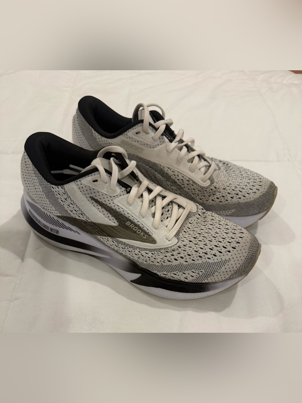 Brooks Women's Adrenaline GTS 24 Stability Running Shoes – Size 10